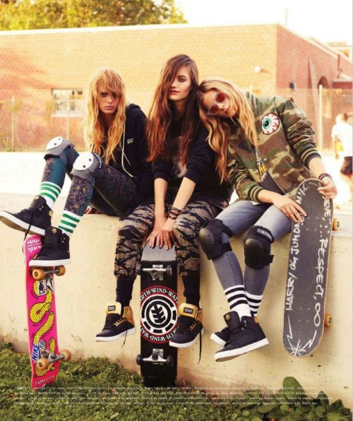 Tumblr skater girl friends