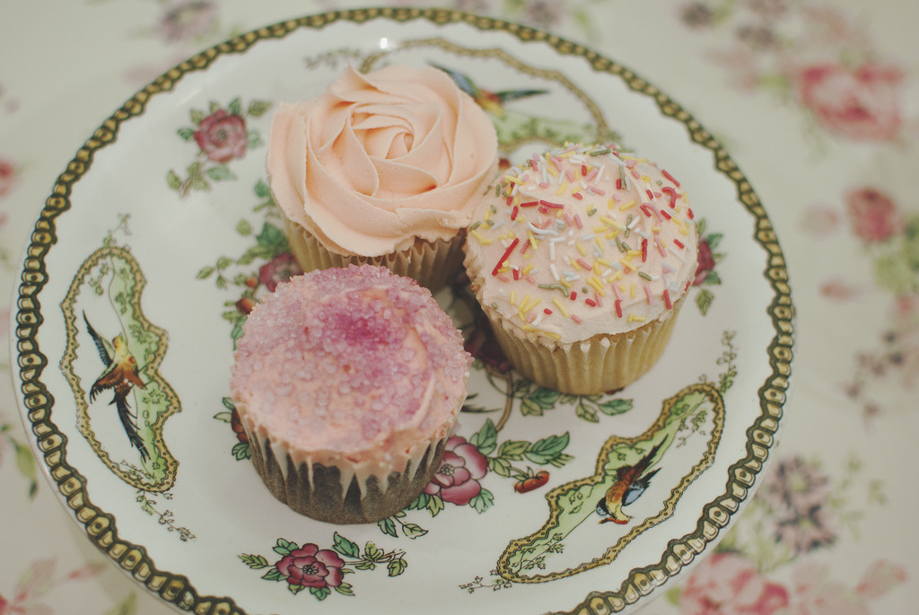 heyrainbows:   by teatoastfashion  