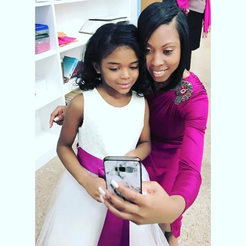 #TBT Faye loves the kids! I volunteered for the “Princess For A Day” Event sponsored by Building Hope Inc. www.buildinghopeinc.org ~ Look at this cutie 😍 #BuildingHope #girls #selfie #melanin #cutekids #pageant #browngirl #potd #greatcause #DMV...