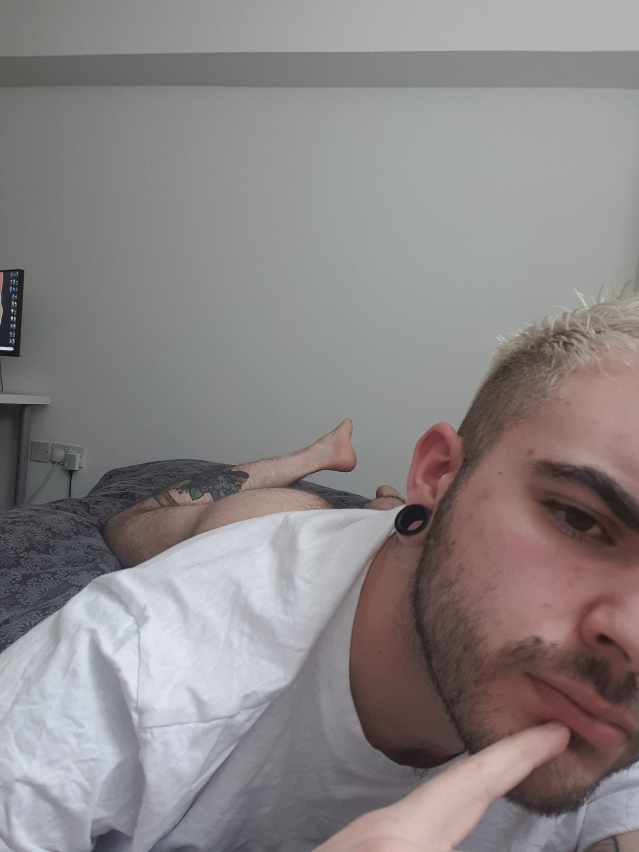 jigglyturk:  Today’s a horny day 😅 