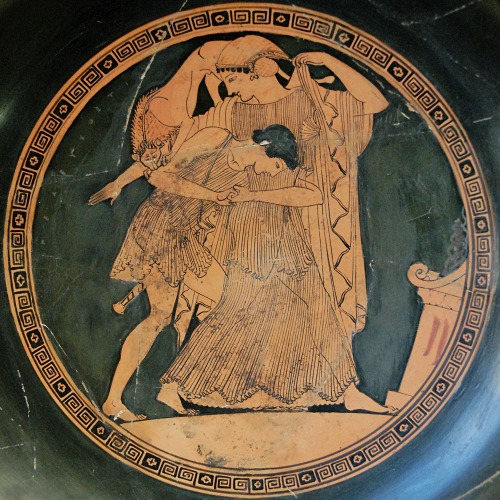 Thetis raped by Peleus. Tondo of an Attic red-figured kylix by the Douris painter, ca. 490 BC. 