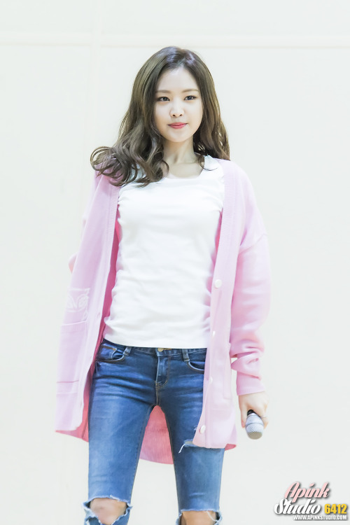 Son Na Eun (A Pink) - Chulwon 5th Artillery Brigade Soldiers Event Pics