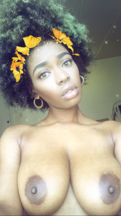 bestblackgirlsxxx:  pussyconnoisseur6996:  Beautiful Ebony Queen 👸🏽 Slavetheyouth ❤️  What’s her name?