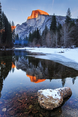 sundxwn:  Flaming Half Dome by Zhuokang