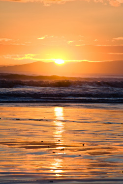 touchdisky:  Oreti Beach, New Zealand by *amy&amp;kimball 