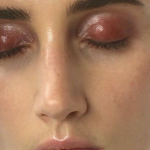 anndemeulemeesterfanclub:  #rollacoastermagazine make up by #annesophiecosta #maccosmetics