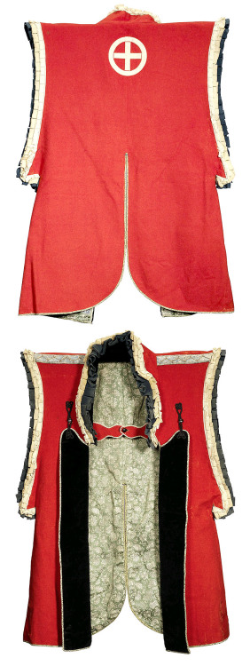 Shimazu family Jinbaori (Surcoat) Edo Period, 19th century The coat of bright vermilion felt with bl