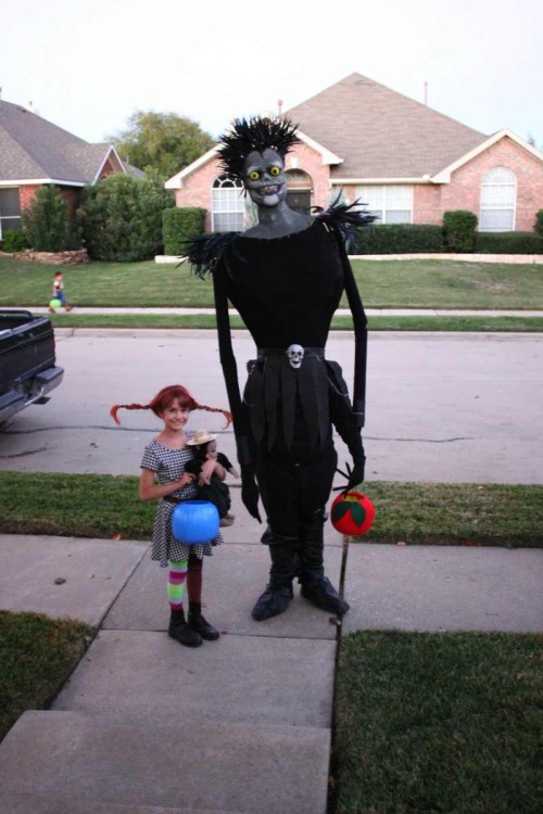 thebest-memes:  “Almost had a heart attack when I opened the door”