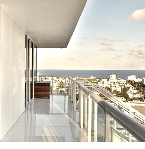 Contemporary Deck In MiamiOutdoor Kitchen Deck - Mid-sized Contemporary Rooftop Outdoor Kitchen Deck