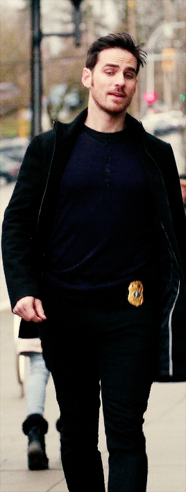 bukaterswanscavenger: Detective Rogers modelling on the streets of Hyperion Heights…
