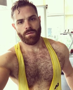 beardburnme:  hunky_mx Instagram 