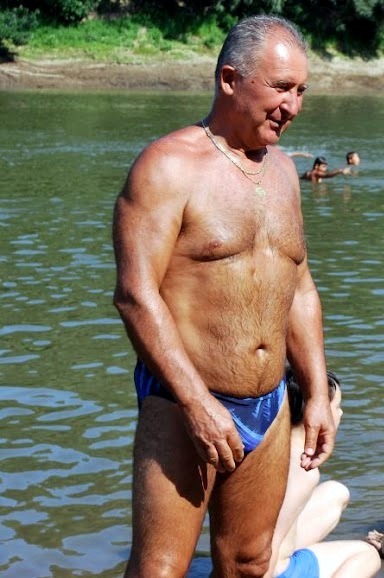 einheri:  oldmenboxers:  More hot daddies on http://einheri.tumblr.com