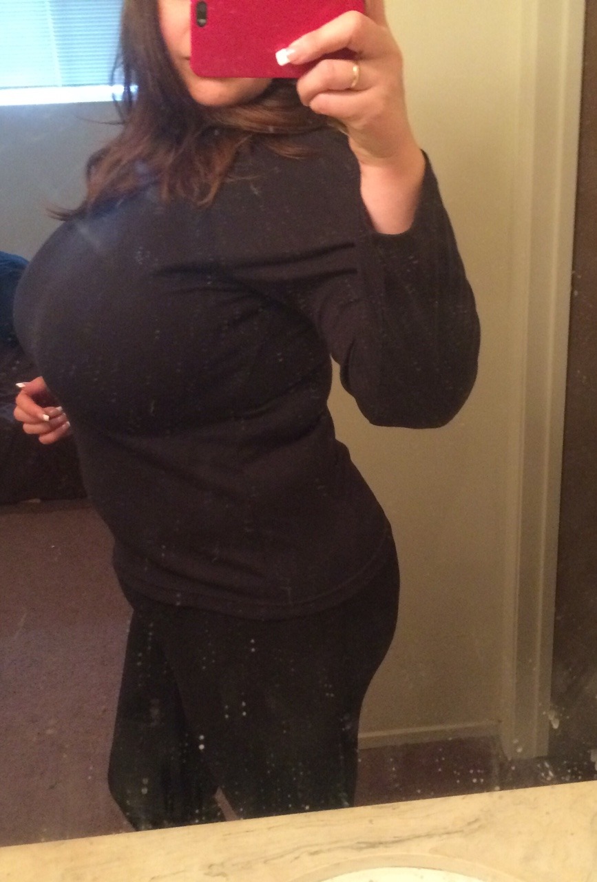 divathickness:  Nothing like a cute shopping fit.. Enjoy sexies 💋