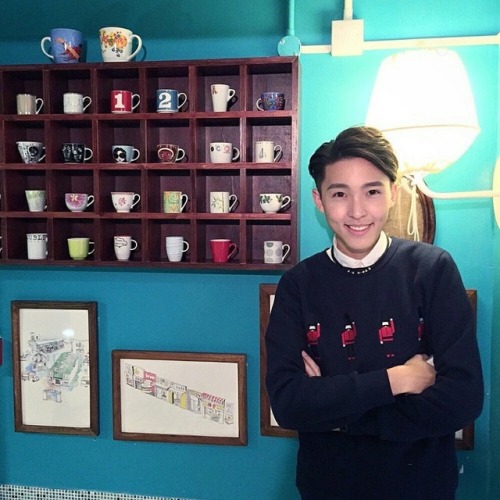 bbgwmhk: hktophorny: yanyan523:  女黎嫁wor Handsome Fucking cute!