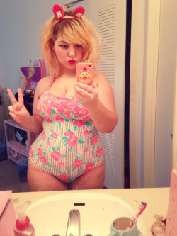 chicksdoitthemselves:  Submit your own self-shot PICS or VIDEOS at chicksdoitthemselves.tumblr.com or chicksdoitthemselves@hotmail.com to be on the tumblr page. You don’t have to be nude if you don’t want to be and can also request to be anonymous