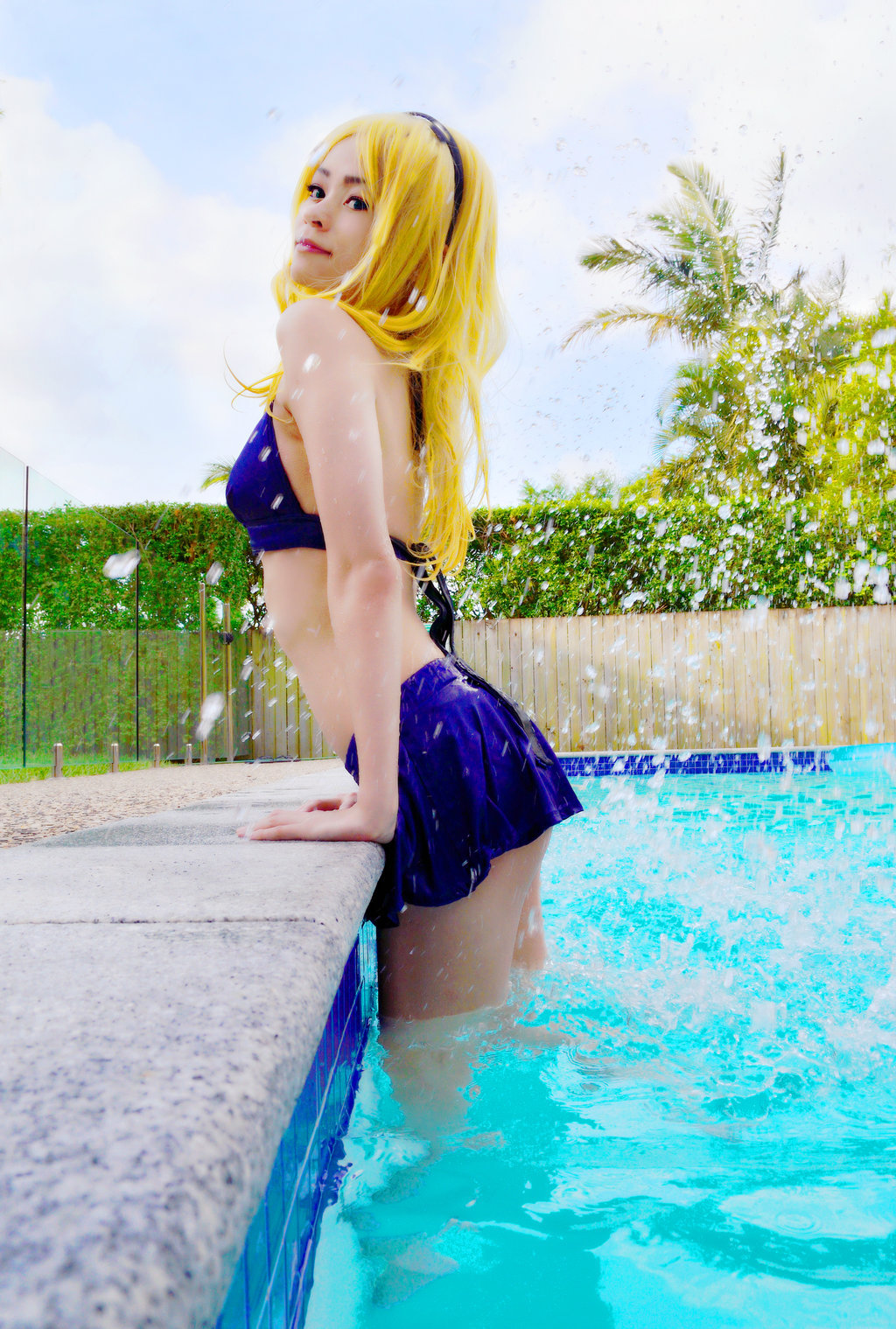 league-of-legends-sexy-girls:  Pool Party Lux