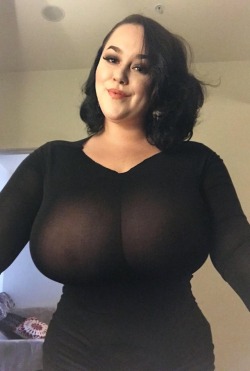 bigtitsandhotchicks:Big Tits and Hot Chicks