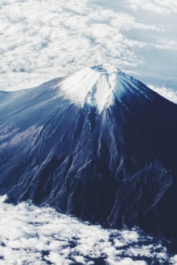 vileallure:  Mount Fuji .. | ( By: Murata