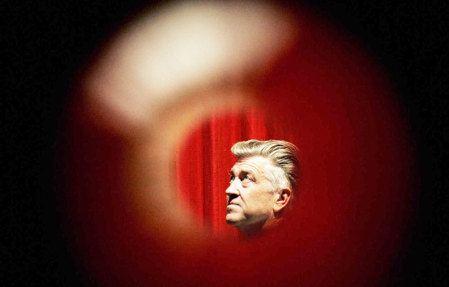 Porn mabellonghetti:  David Lynch poses for a photos