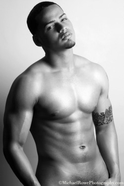 savvyifyanasty:  homografias:  Cristian Gomez by Michael Rowe   &gt; that body  Follow me @ savvyifyanasty.tumblr.com