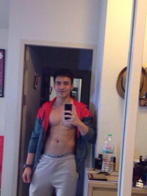 qbiz001: หล่อล่ำหำใหญ่