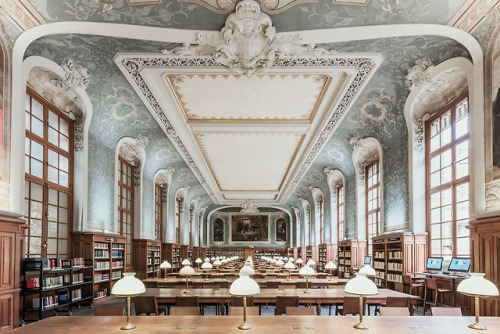 vintagepales2: Sorbonne University, Paris, France