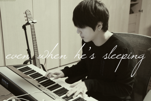 jaggedbiorhythm:  Yonghwa hyung is writing his music, even when he’s sleeping - Jonghyun 