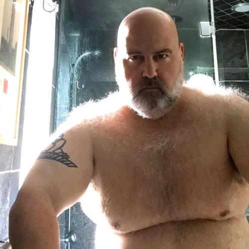 beardaddyfarm: osobubu1963: frank bear 2 / u.s.a    bear    05/02 www.pla