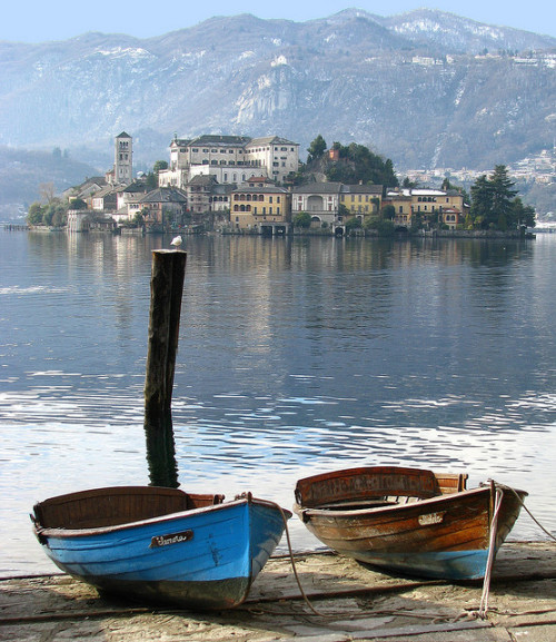 Lago d’Orta – Isola di San Giulio by giovanni_novara on Flickr.