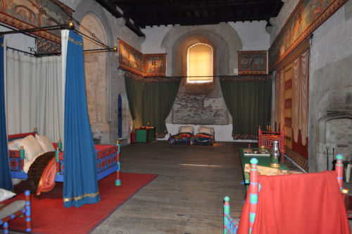 shredsandpatches:Here, have some more reproduction medieval interiors from Dover Castle. Sadly I don