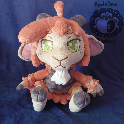 appledew: Jakkob is all set!Made for Lugidog on Twitter.This plushie is made of minky, custom hand-d