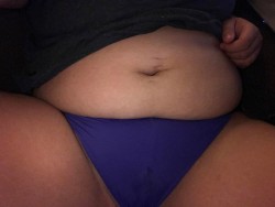 m0mmabod:Thinking about rubbing my pussy