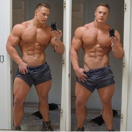 guysivebaited:Instagram: davymuscle*fapping intensifies*