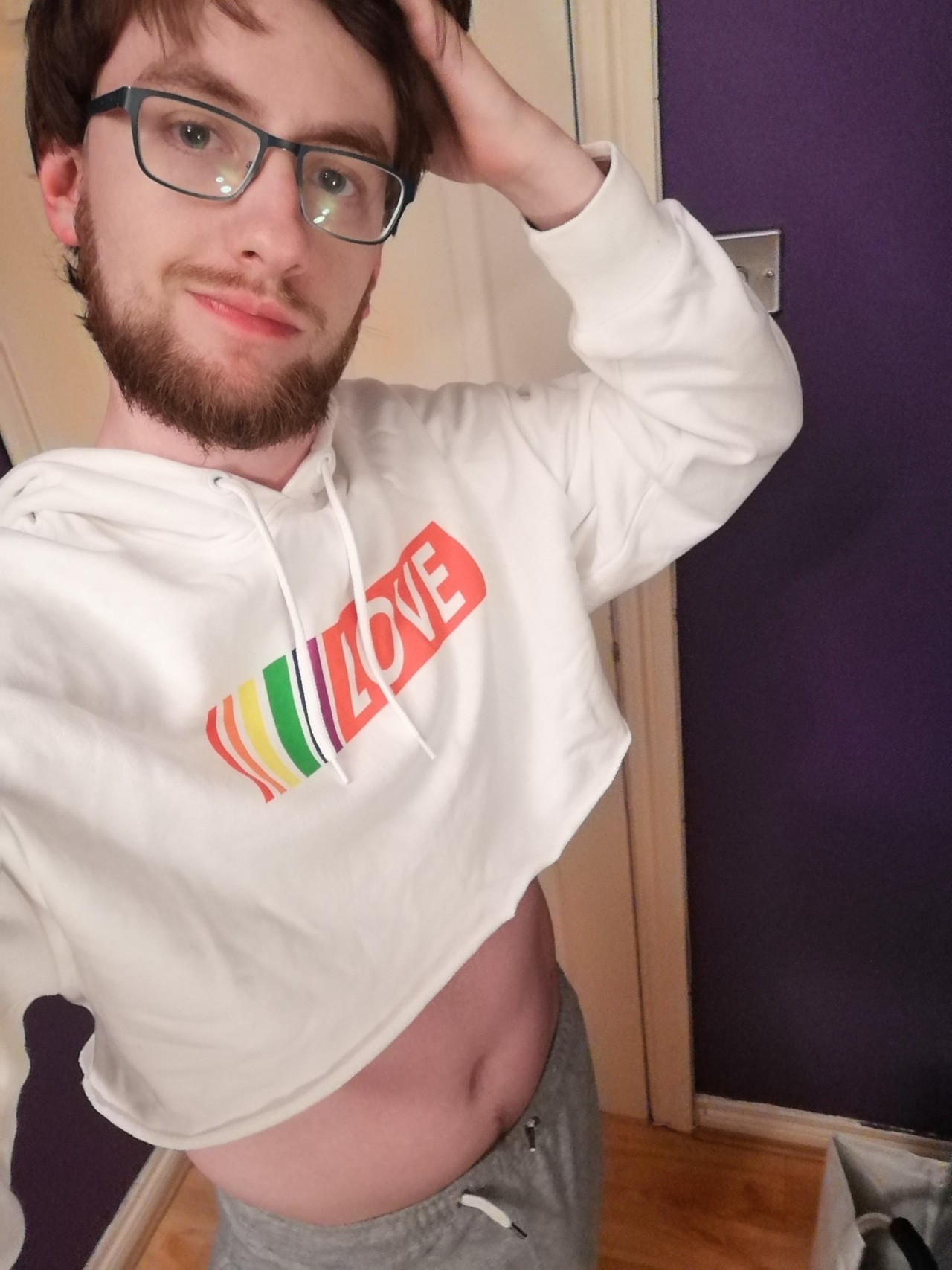 istareintothevoid:Loving my new crop top