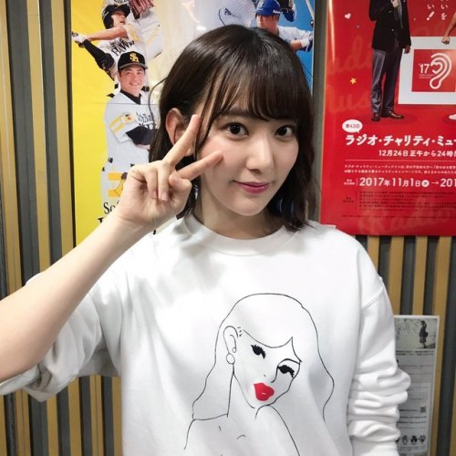 soimort: 宮脇 咲良 - Twitter - Wed 01 Nov 2017   先程 #akb48ann で発表させて頂きました！HKT48 1stアルバムが12月27日に発売になります☺️✨6年越しの、夢に見たアルバム！皆さんに嬉しい報告ができて感無量