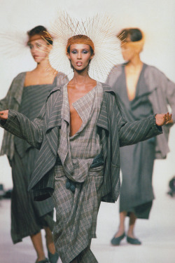 popularsizes:Iman in Issey Miyake, 1982