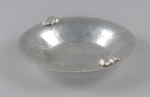 Communion dish used by the Wayman Chapel A.M.E. Church in Lyles Station, 20th century, Smithsonian: 