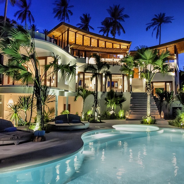 pictures-of-luxury:  Picture Galleries l Twitter l Facebook