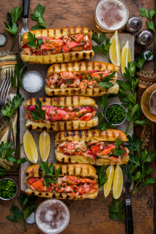 yummyinmytumbly:Lemon Garlic Butter-Poached Lobster Rolls