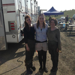 Laynetalks:  Guess Who I Met Today ?!!! @Maisie_Williams And Rose Leslie ! :) #Gameofthrones