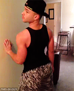 juseatthedamncake:  loverofredbones:  traynealmusizboi@yahoo.com submit your pics