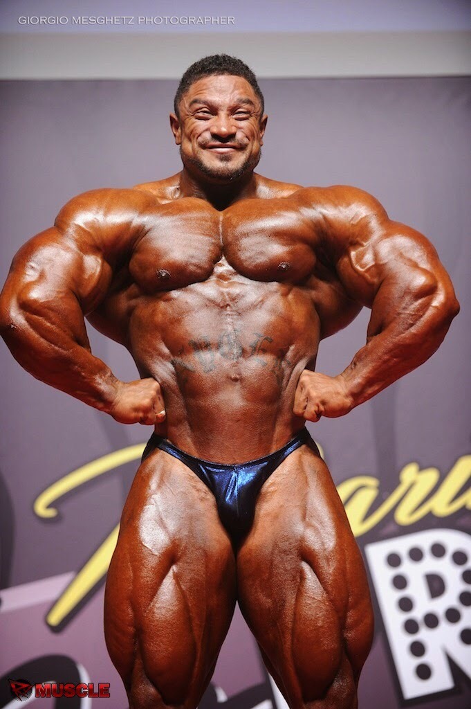 muscleaddictza:  Roelly Winklaar 3