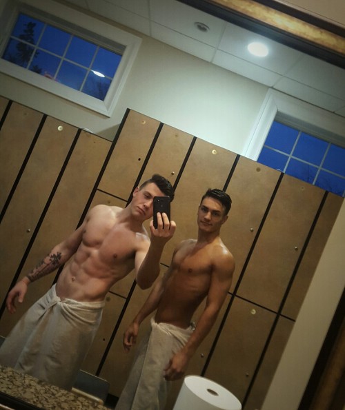 superprecocious:💪👅boobies@iantburton