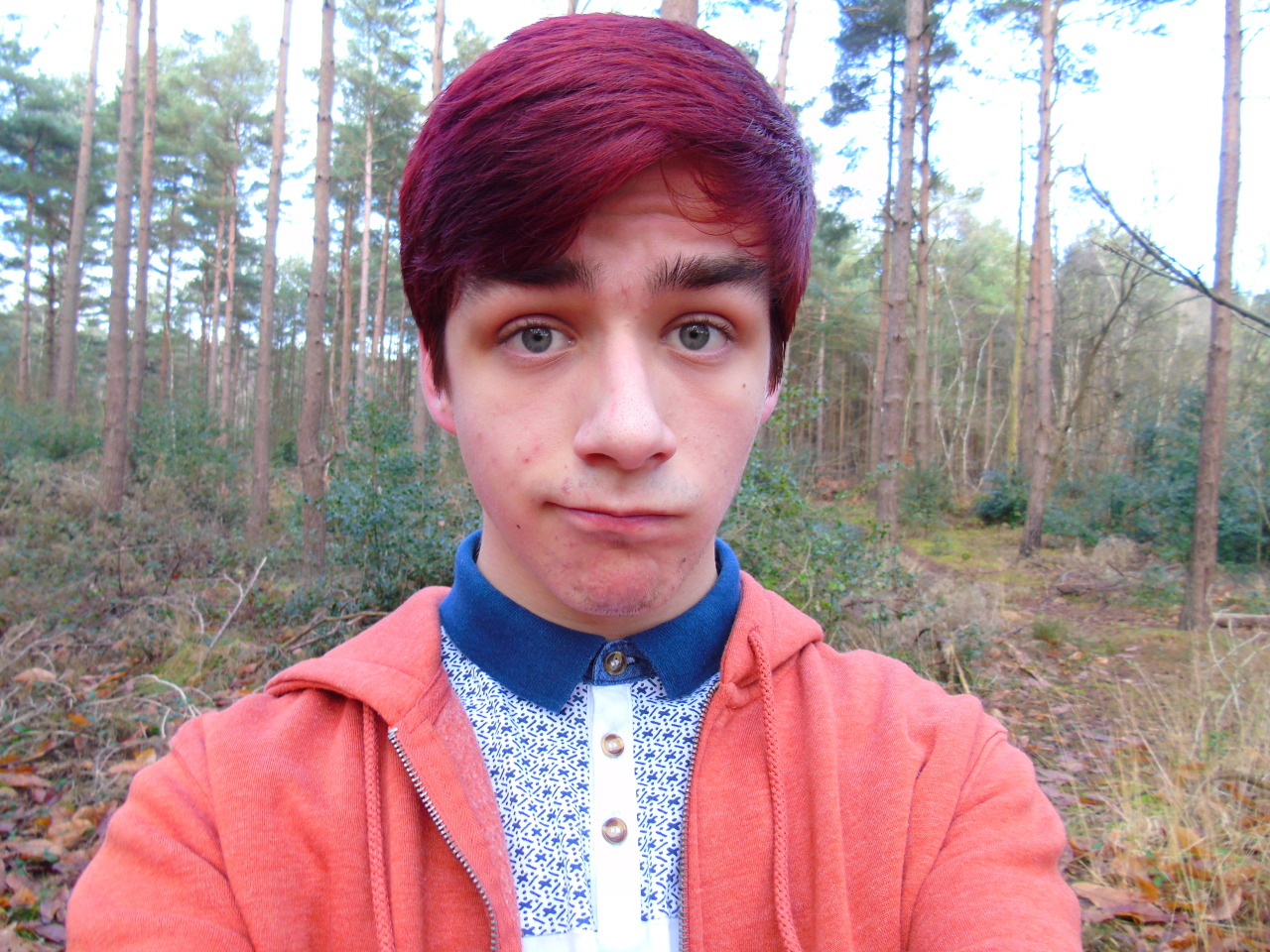 rock&ndash;me&ndash;sideways:Took some selfies in the woods :)