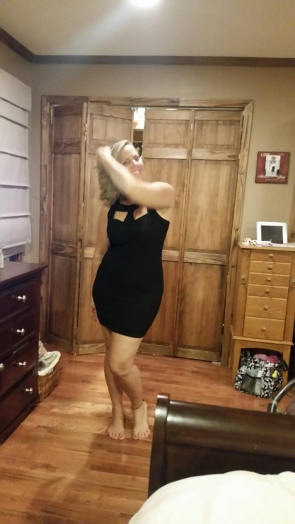 southernwomanlovinglife: Just a little black dress