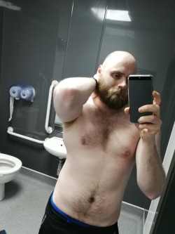 legoshoes:  Now I just need to lose enough fat that I look like this without holding it all in. Currently sitting at 92kg.