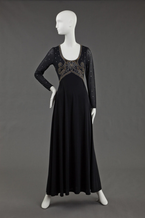 fashionsfromhistory:Evening DressGiorgio Sant’Angelo1970-1985Goldstein Museum of Design