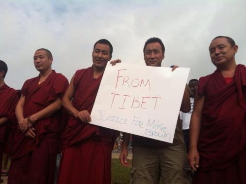 japanteez:Buddhist Monks all the way from Tibet and India have come to protest in Ferguson.