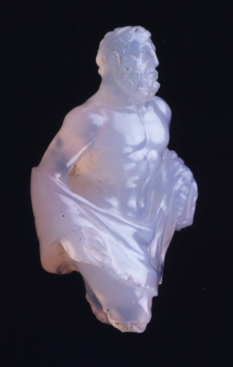 hellenicdreams:Miniature statuette of Herakles, 2nd century CERoman Chalcedony3.5 x 3.2 x 1.6 cm (1 