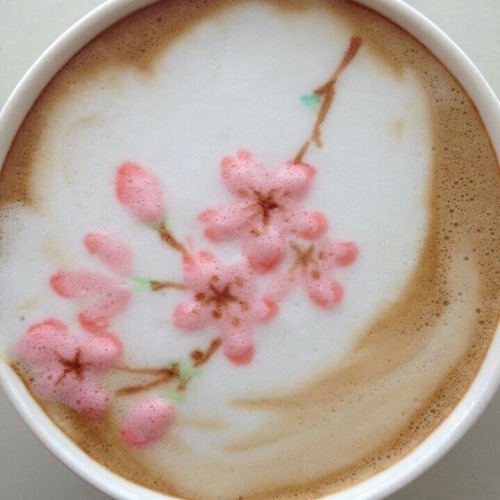 latte-babe: I really need someone to propose to me with flower latte art